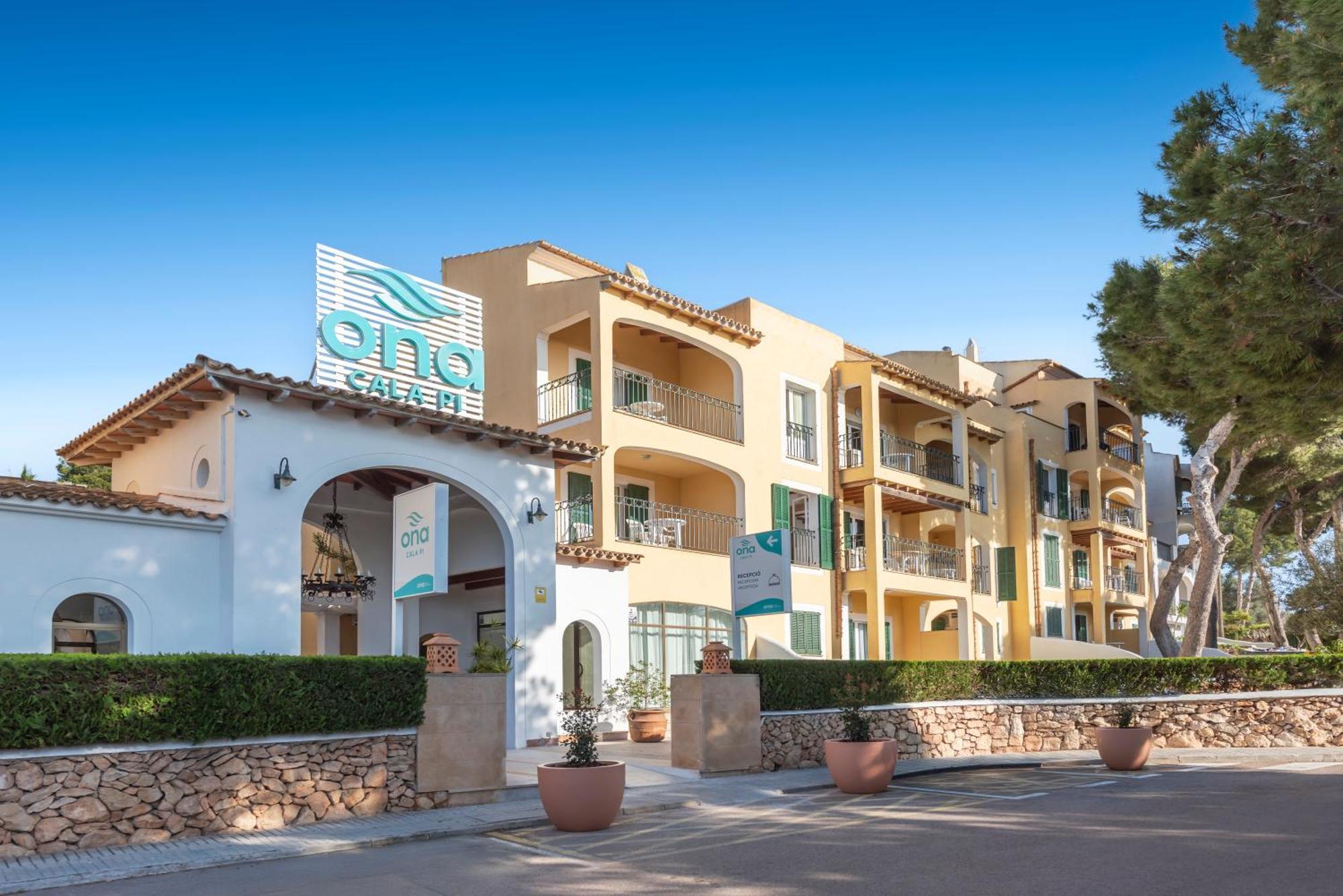 อพาร์ตโฮเต็ล โอนา กาลา ปี คลับ Aparthotel Cala Pi  ภายนอก รูปภาพ